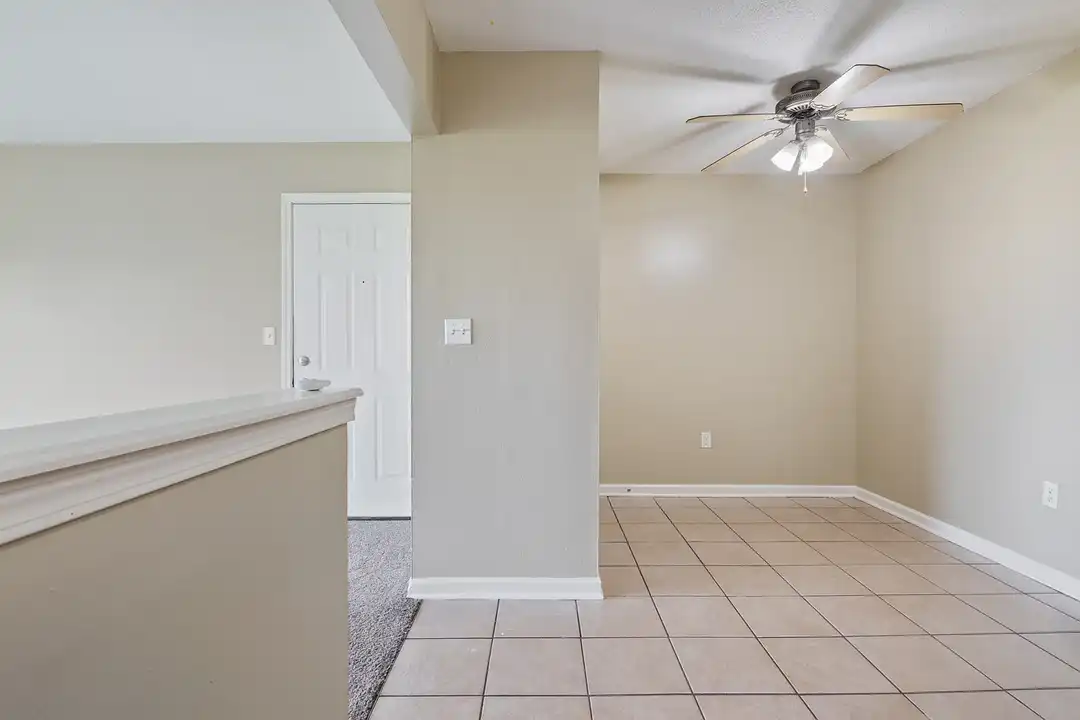 Miracle Manor Apartments – photo 1
