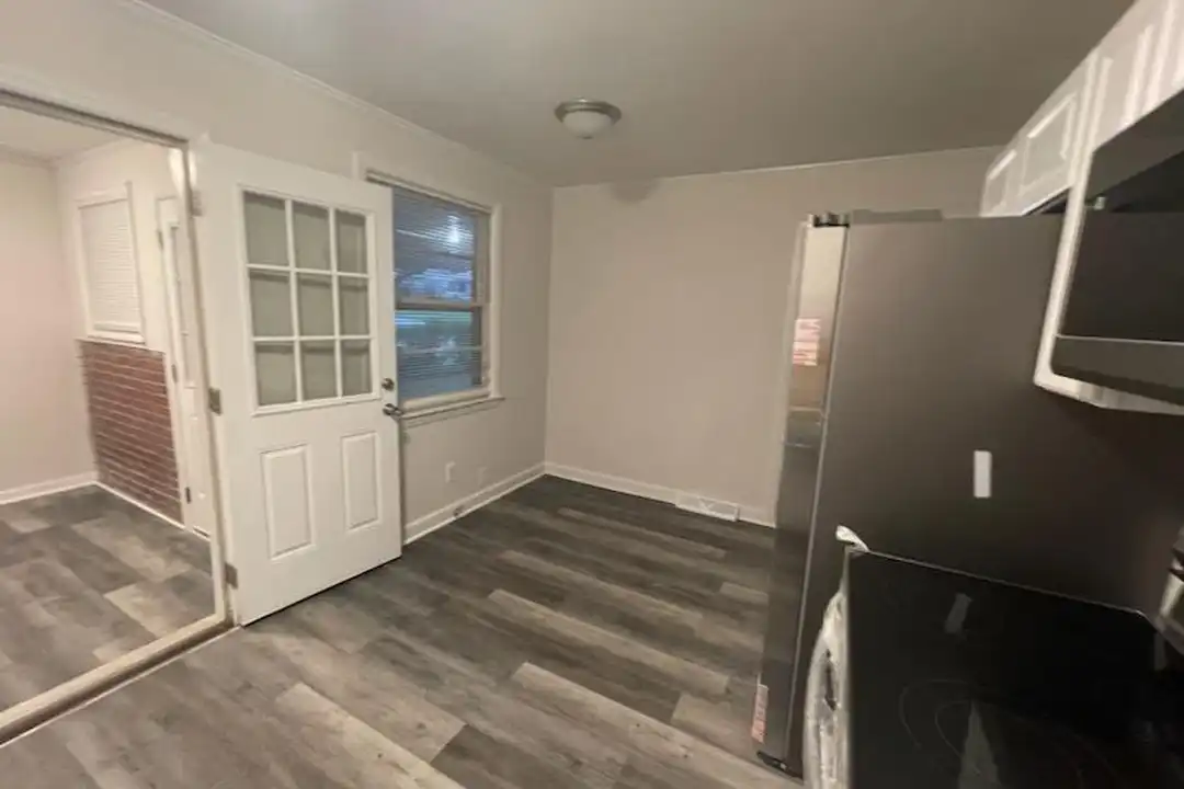 3224 Bronx Rd - More