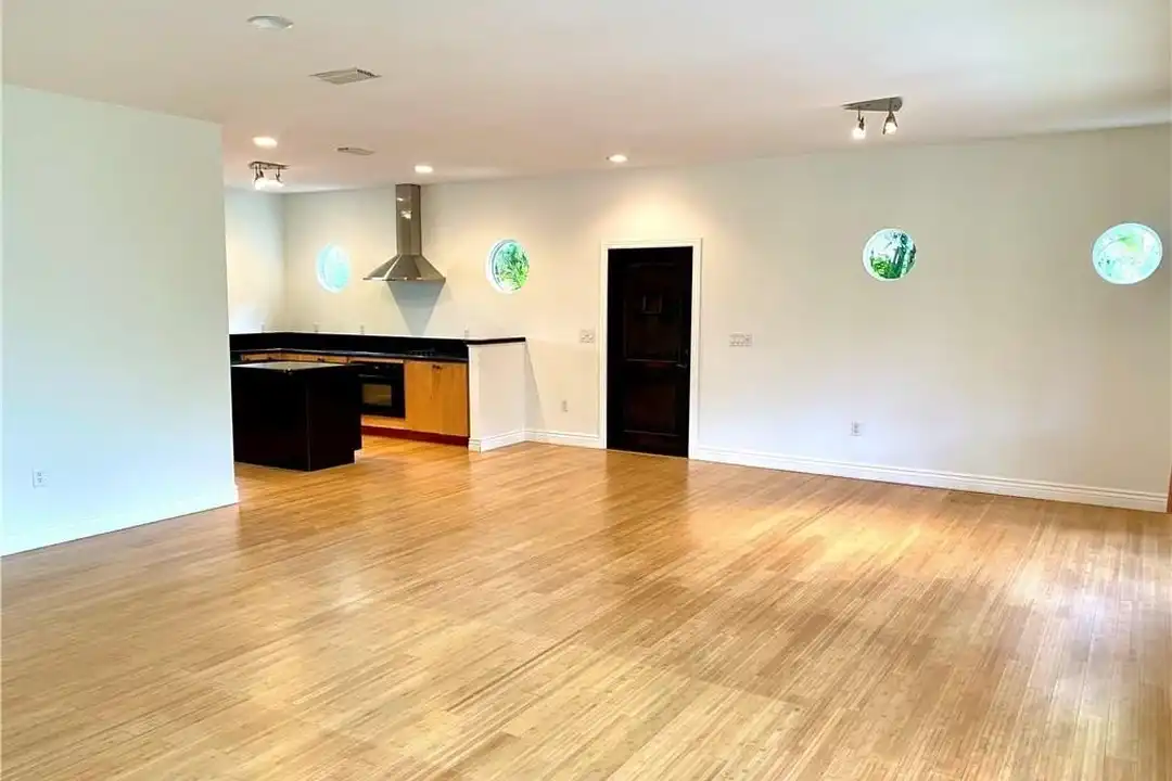 625 SW Salerno Rd - View 6