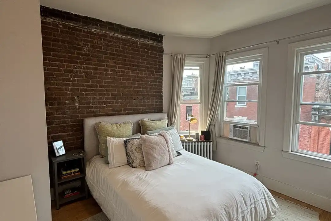 34-36 Grove St unit 9 - More
