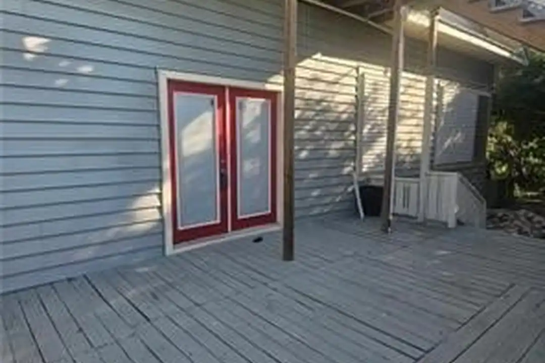 221 Commerce St #D – photo 1