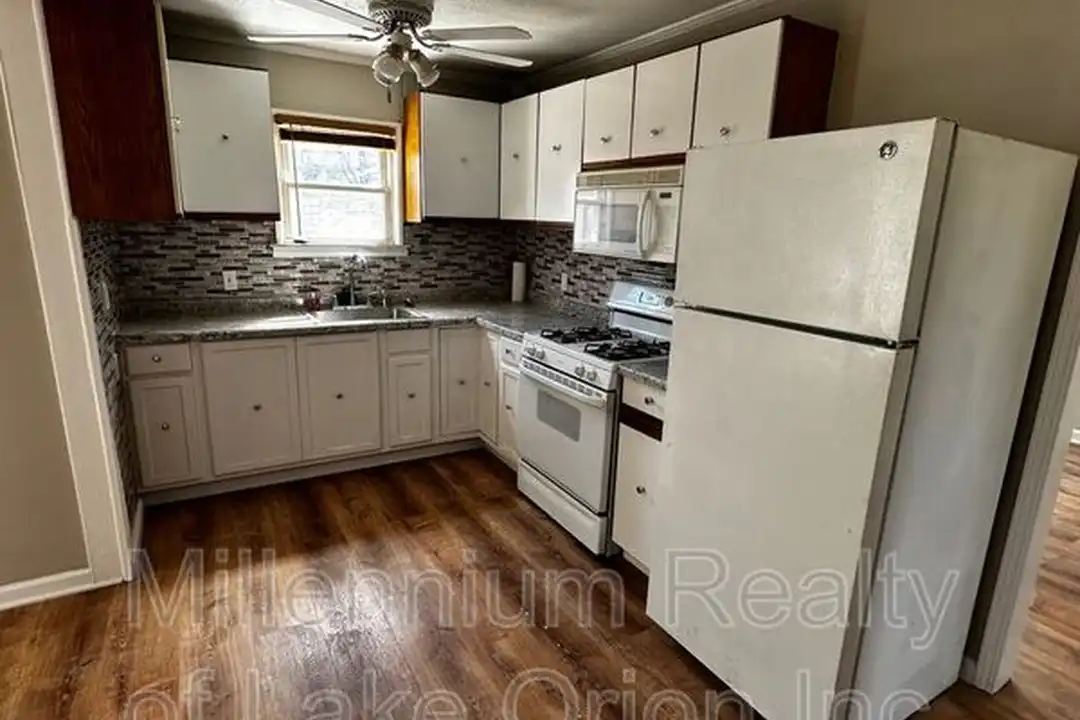 22622 Panama Ave - View 6