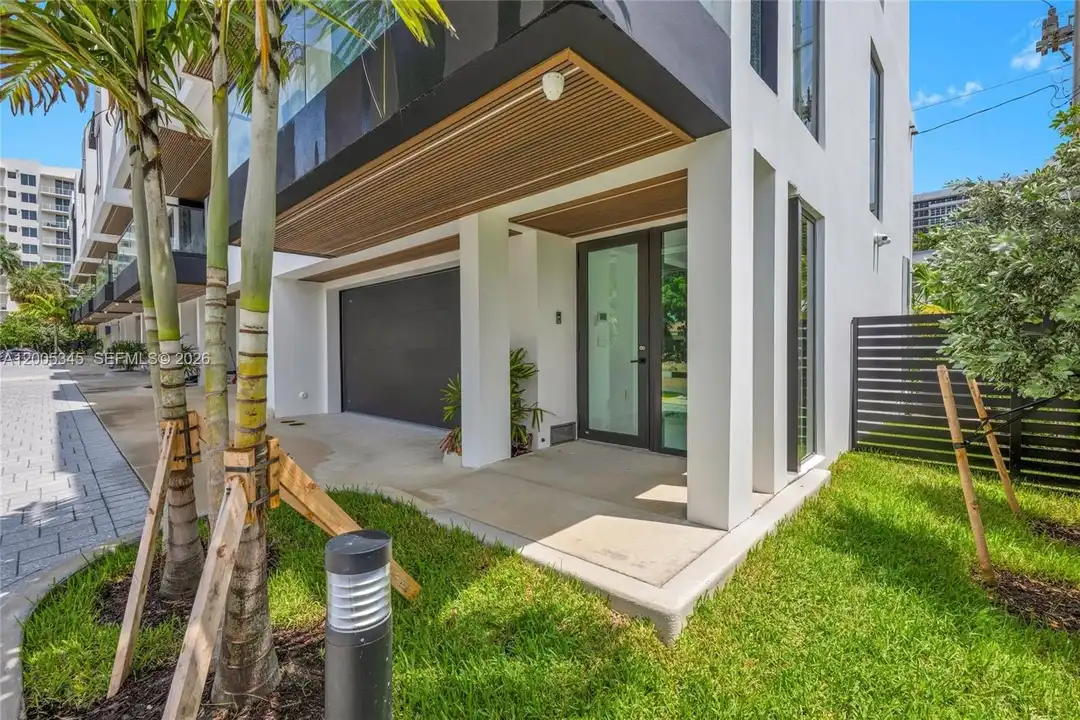 Apartment in Pompano Beach - View 3