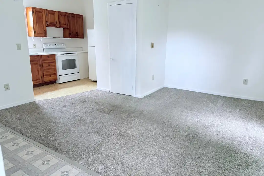 22 Maple Ln unit 3 – photo 1 of 4