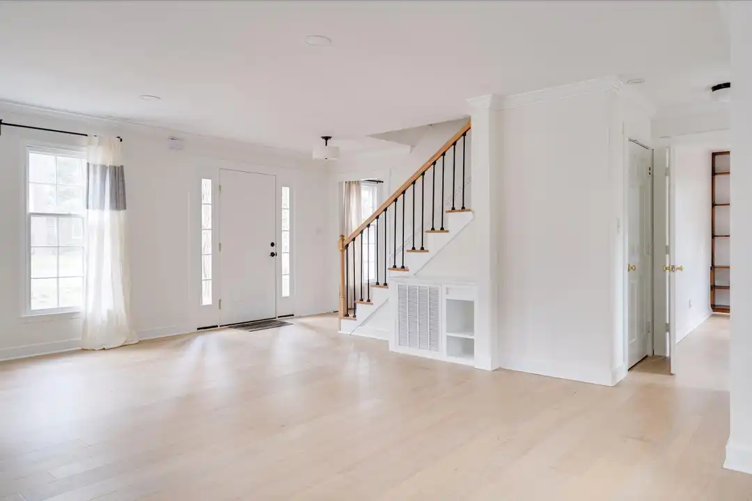 2437 Tilghman Cir - View 3
