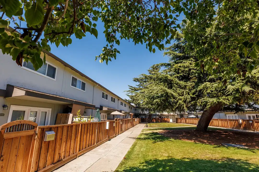 Washington Townhomes – photo 1 of 12