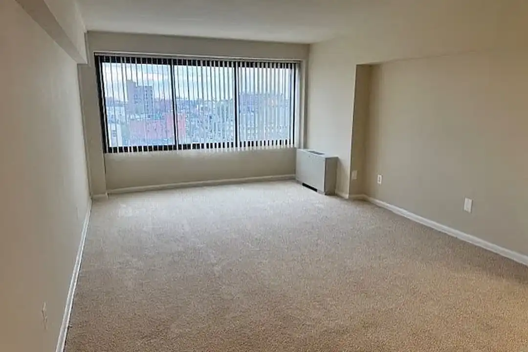 Silver Spring Towers – photo 1