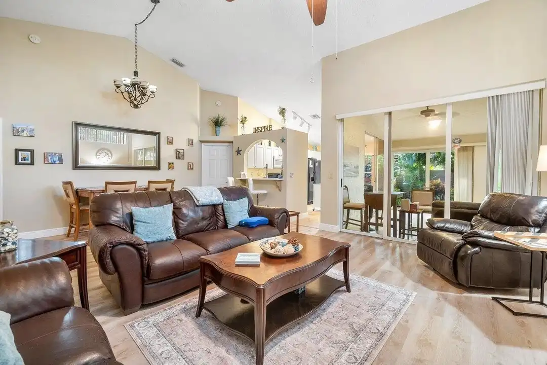 1804 Rosewood Way - View 5