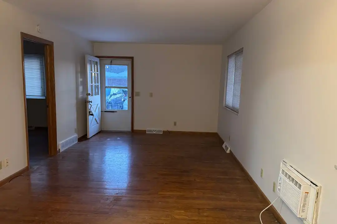 565 West Ave unit 565 West Ave #13 – photo 1 of 3
