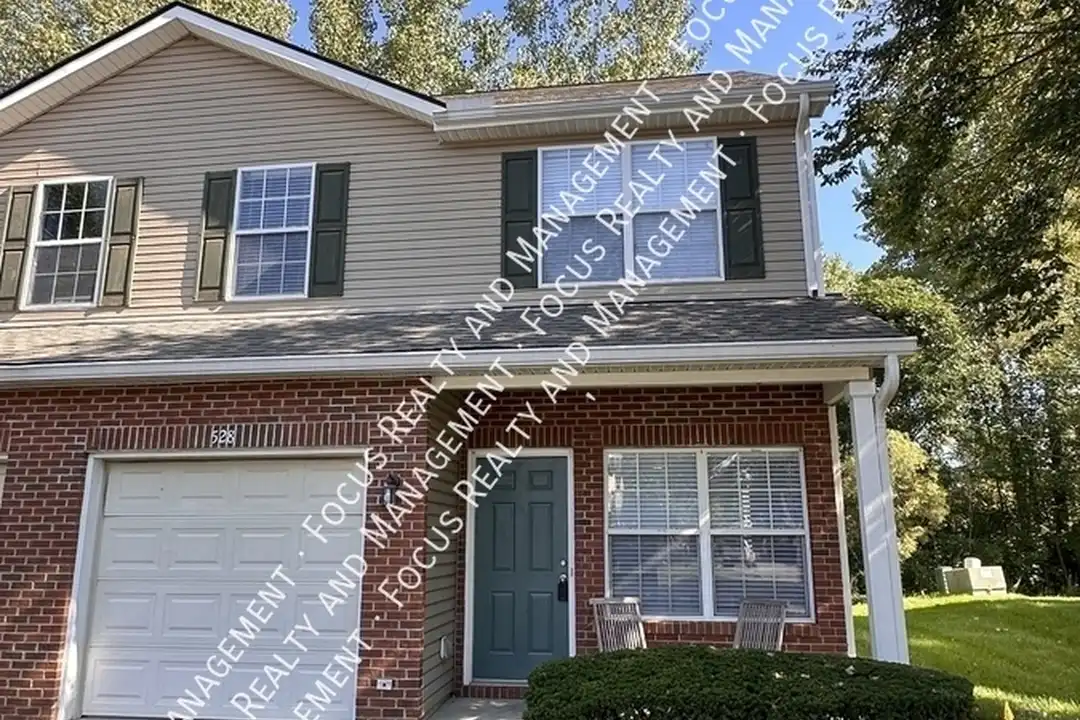 528 Fuller's Cir – photo 1 of 21