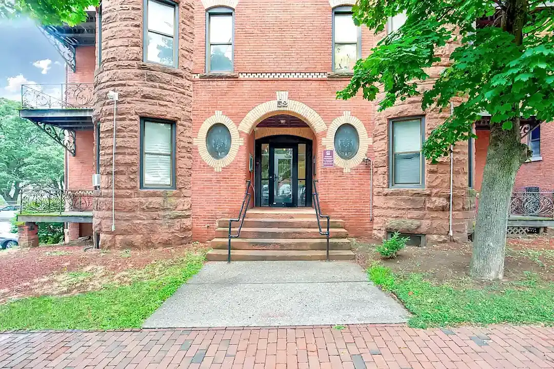 135 Belmont Apartments - 135 Belmont Ave - Springfield, MA | Rent.