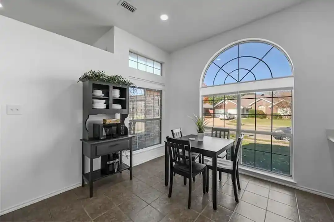 2334 Belton Dr - View 5
