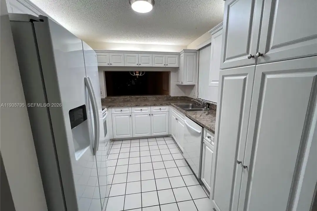 10426 E Clairmont Cir unit 212 - View 3