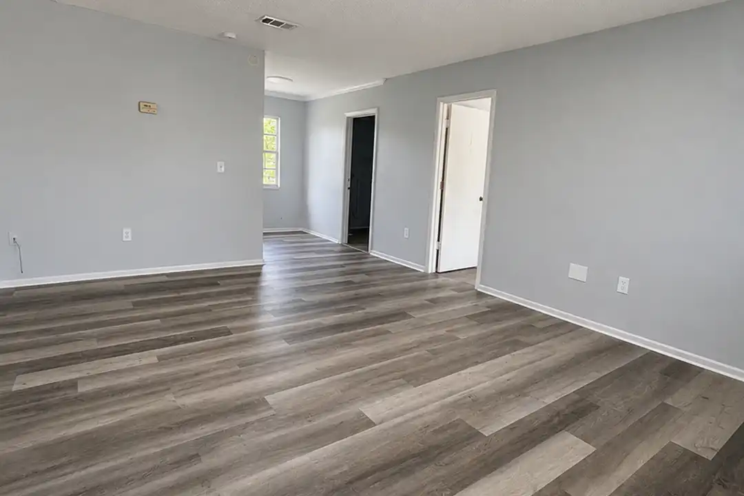 511 65th Ave Dr W - View 2