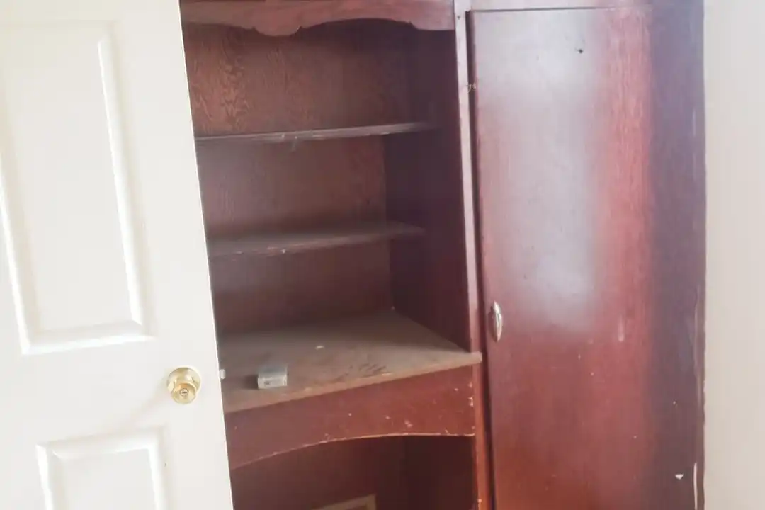 409 Hendry St unit 409 – photo 1 of 10