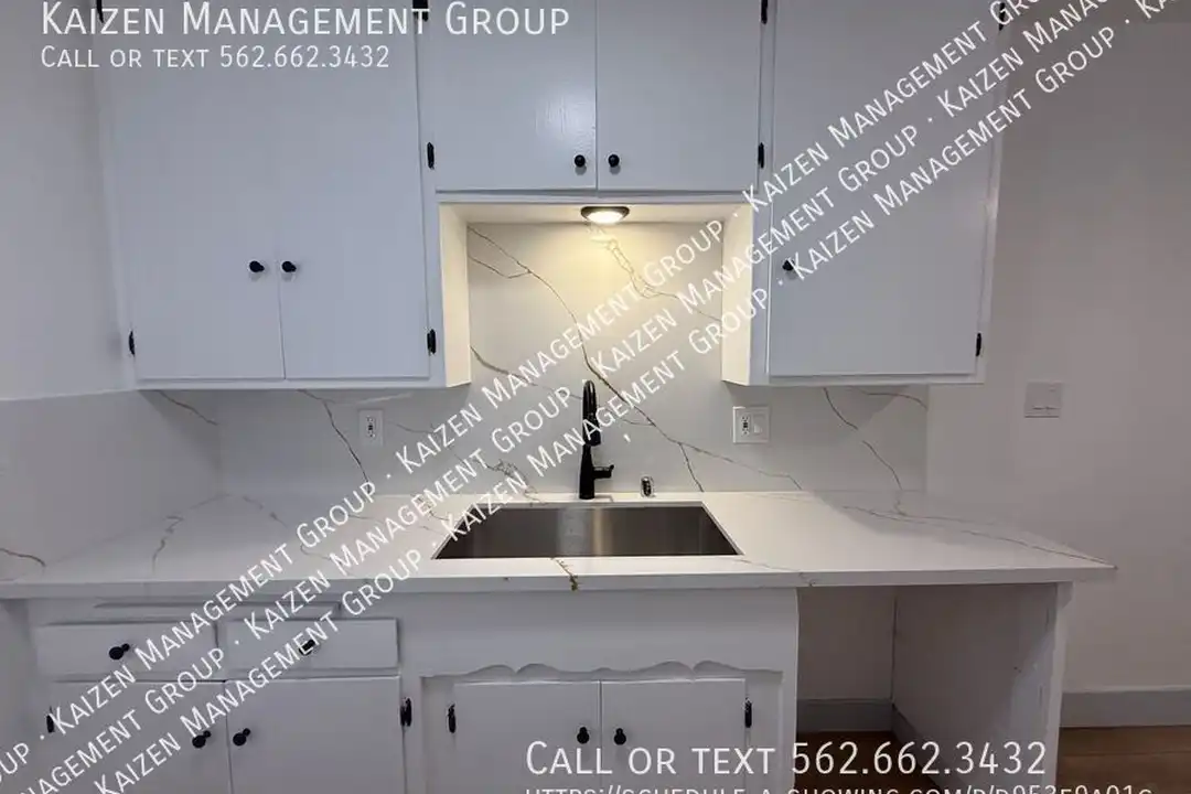 846 Victor Ave - View 6
