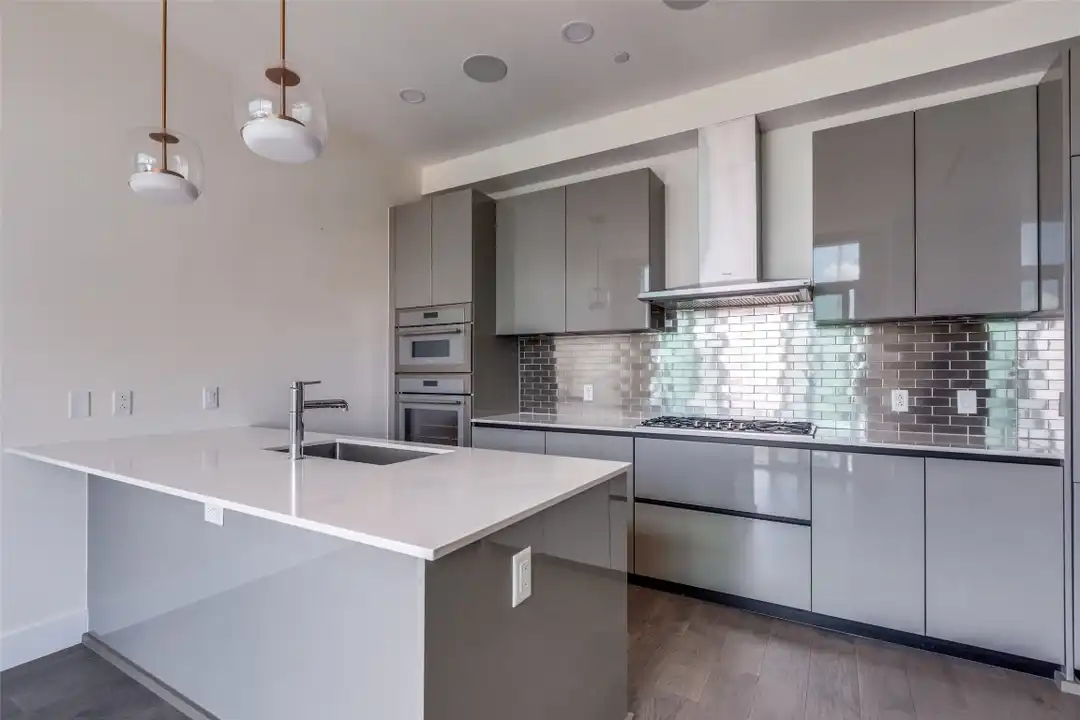 123 Lexington Ave - View 2