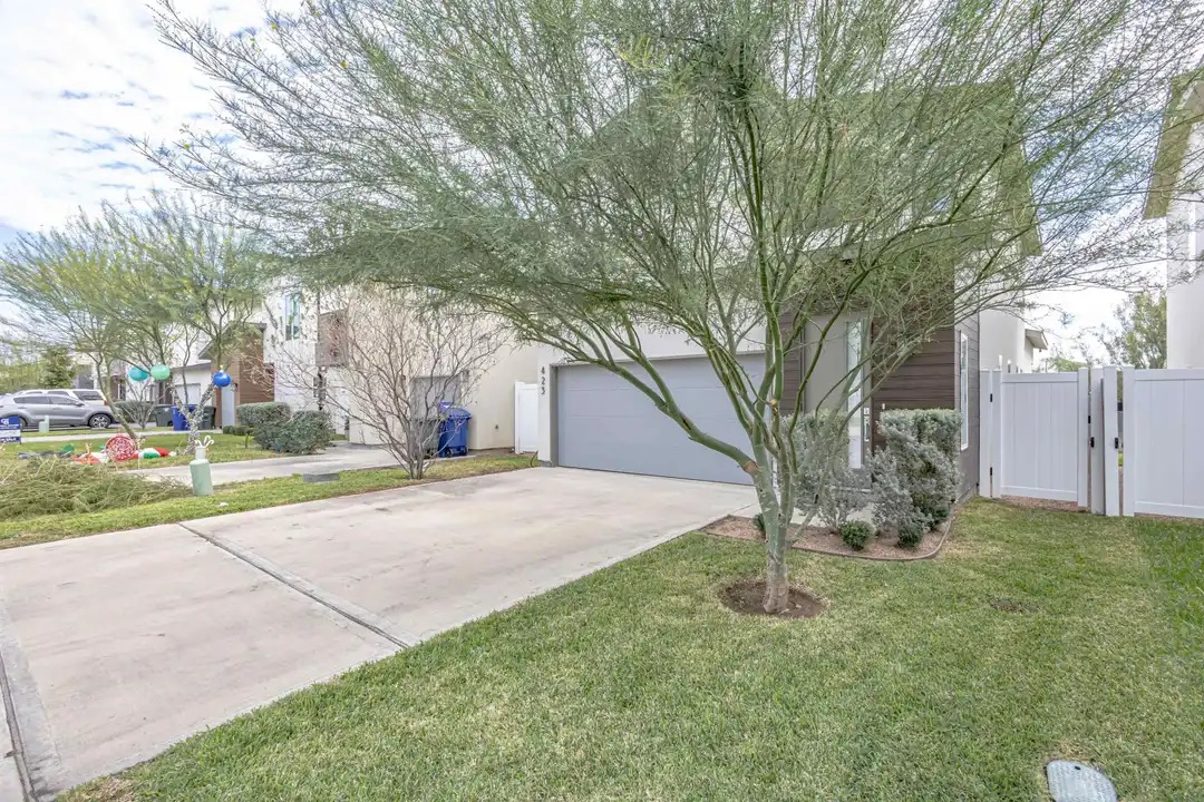 423 Deer Path Lp - View 2
