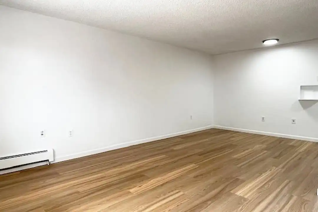 3300 S Clarkson St unit 104 - View 3