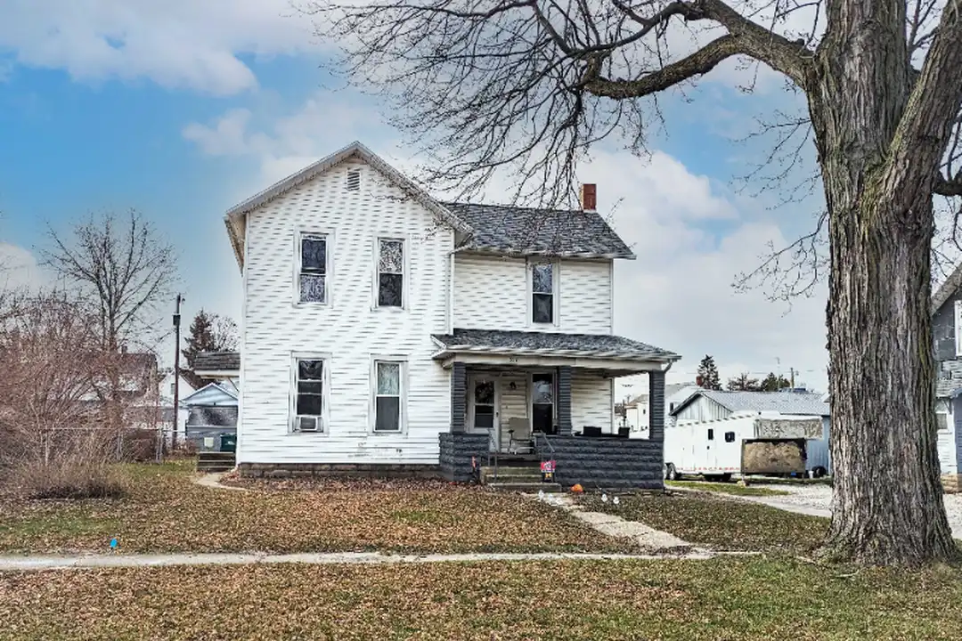 337 Elm St unit 337 – photo 1 of 13
