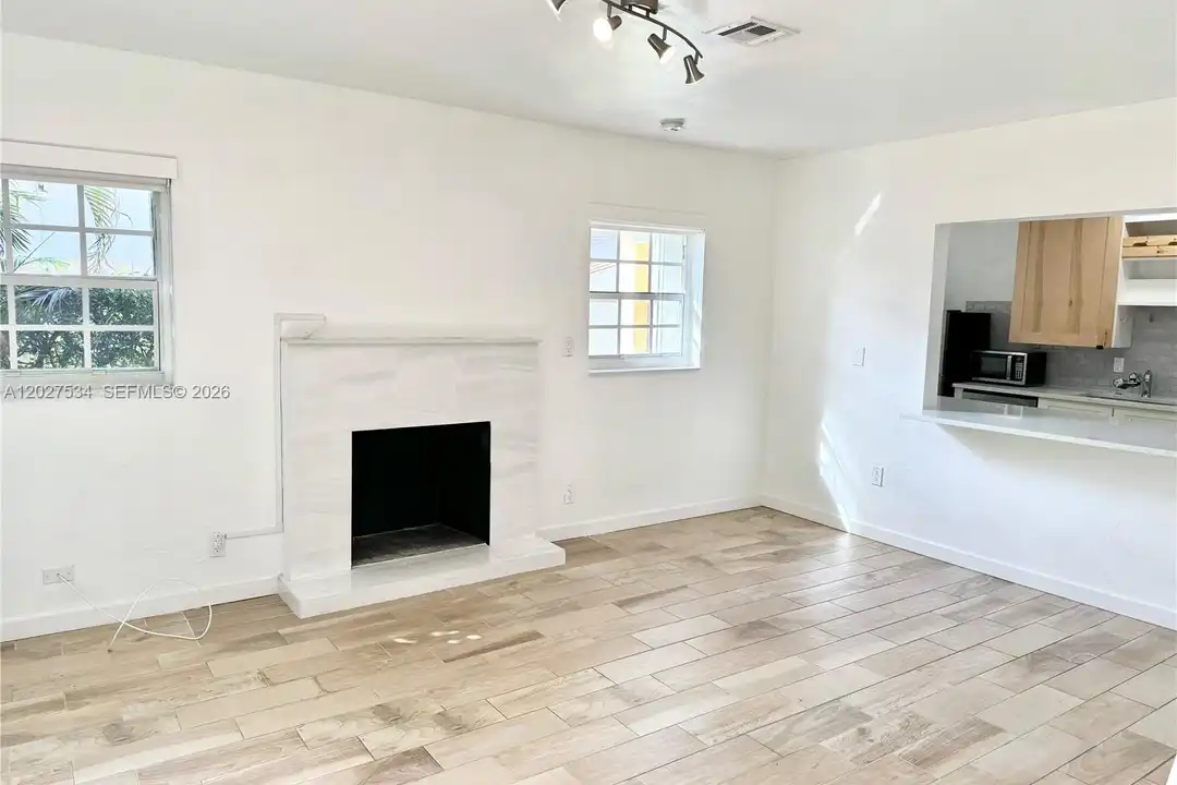 406 SE 11th Ct unit 2 - View 2
