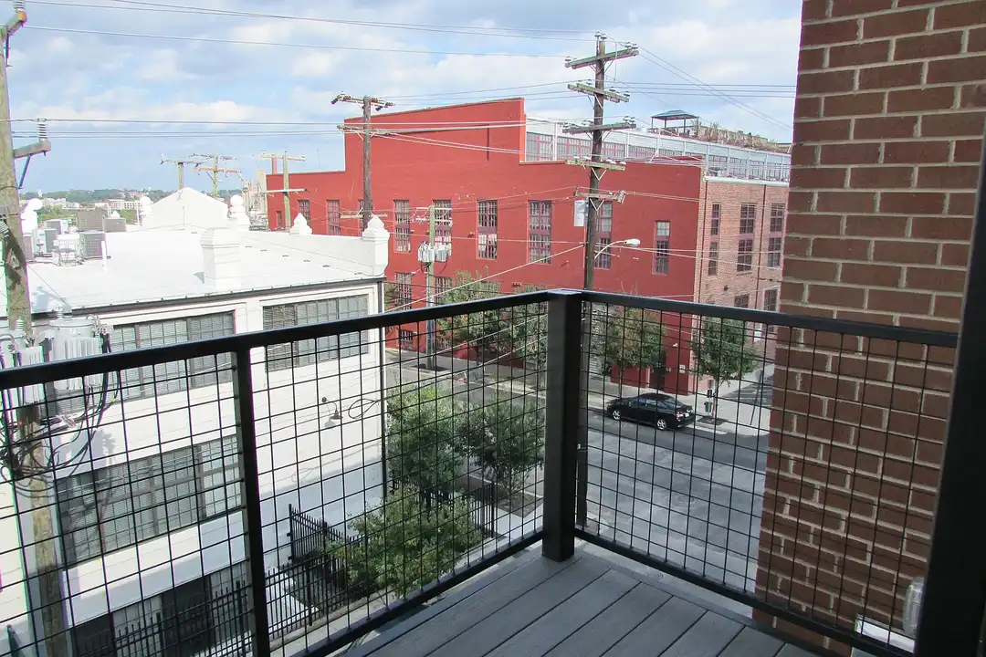 909 Perry St – photo 1