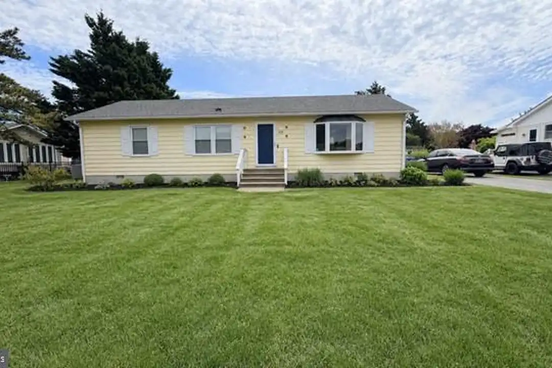 508 Lloyd St – photo 1 of 29