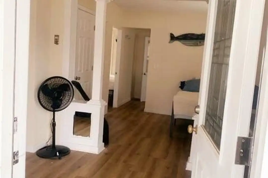 323 14th Ave - View 2