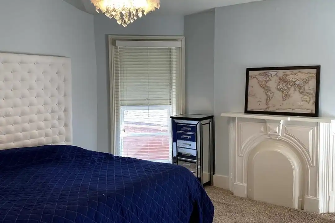 124 E Oak St unit 4 – photo 1