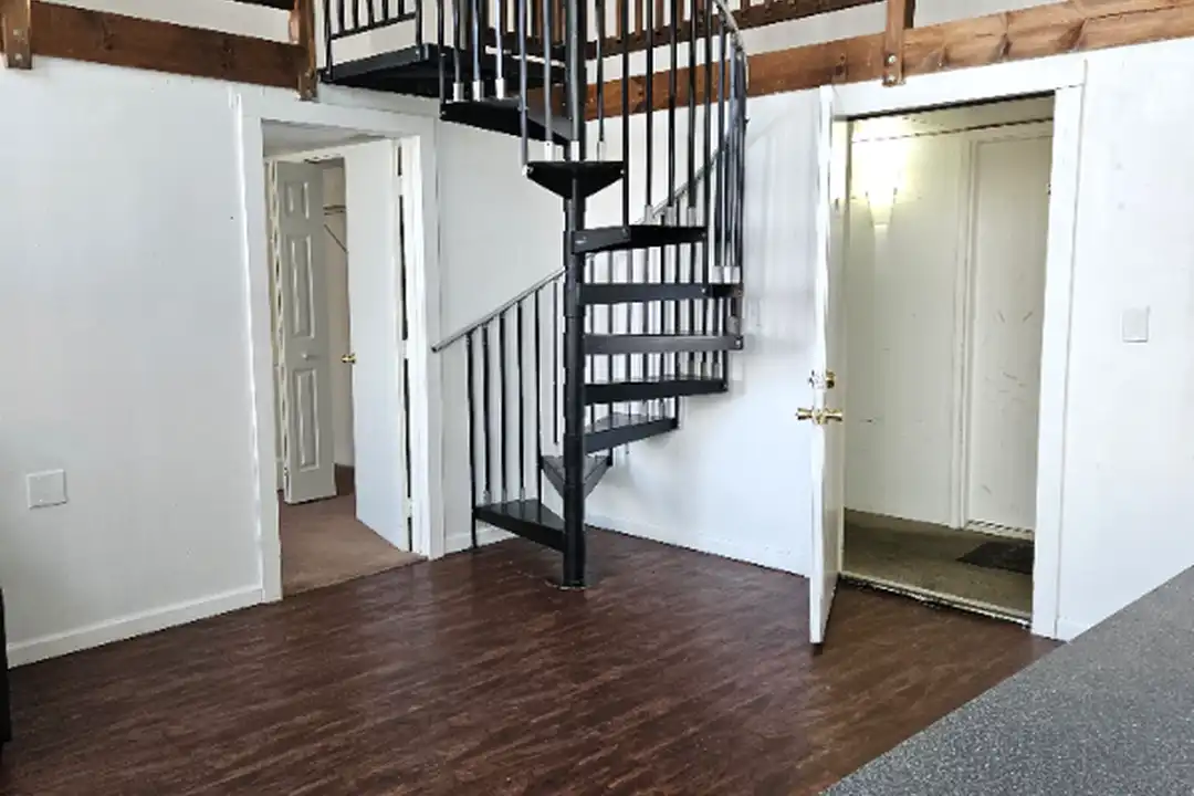 25 W Chestnut St unit 2D – photo 1 of 6
