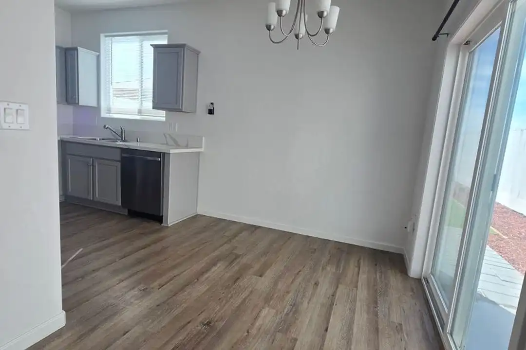 1078 Buena Vis Ln - View 6