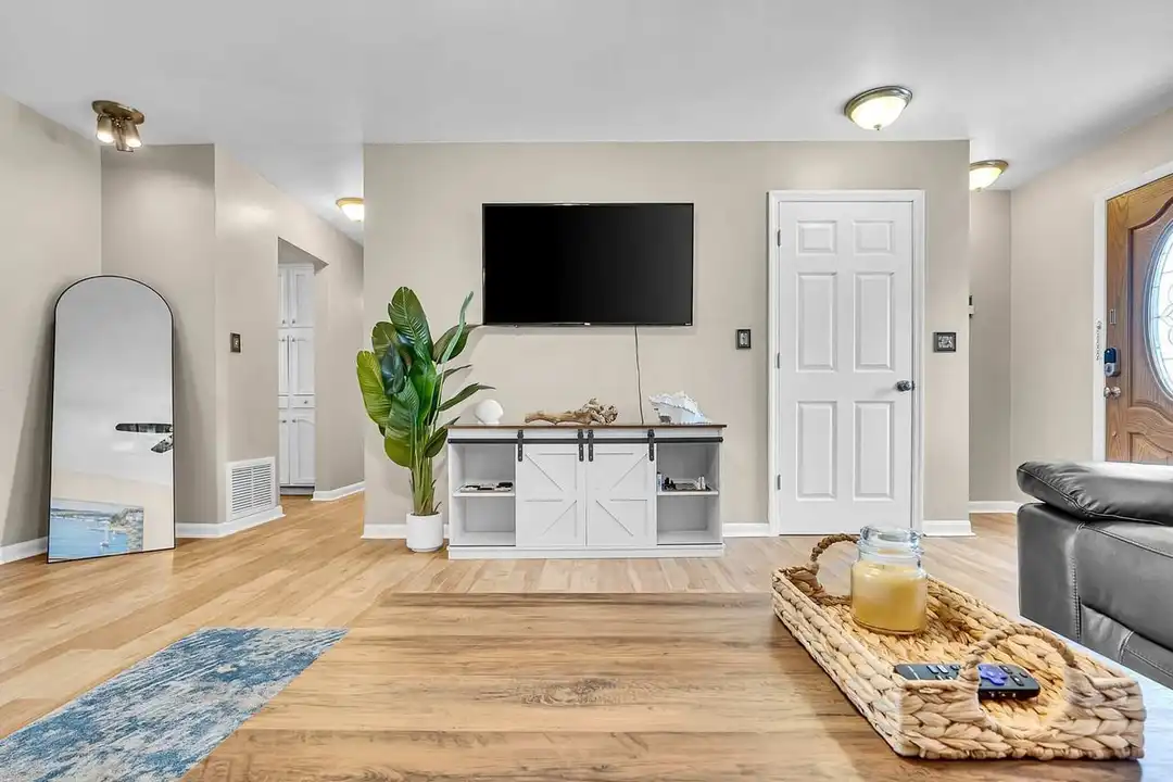 897 Imperial Dr unit 1244950P - View 6