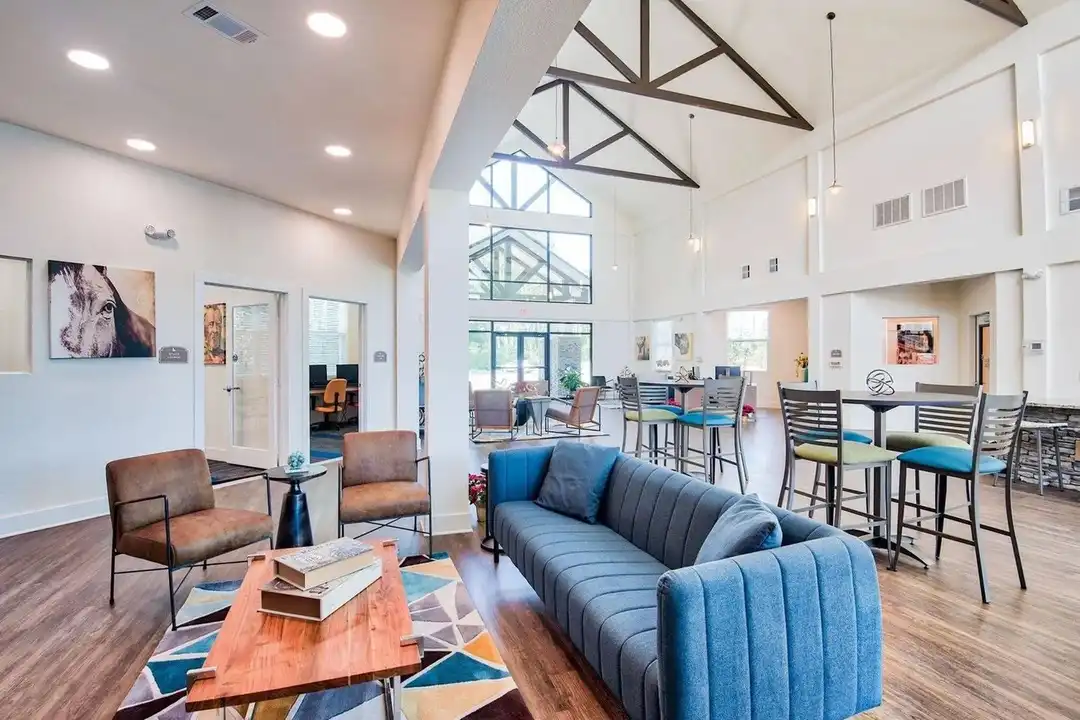 2400 N Morrison Blvd - View 4