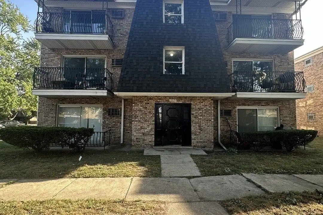 1015 E 150th Pl #3E