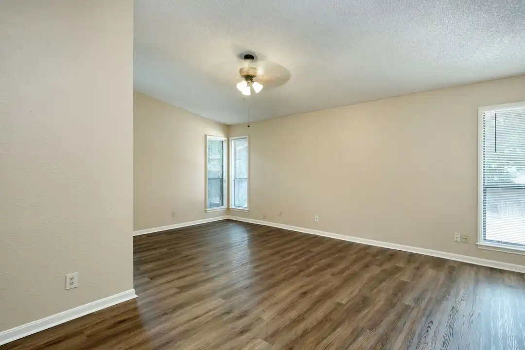 3114 Honey Tree Ln - More