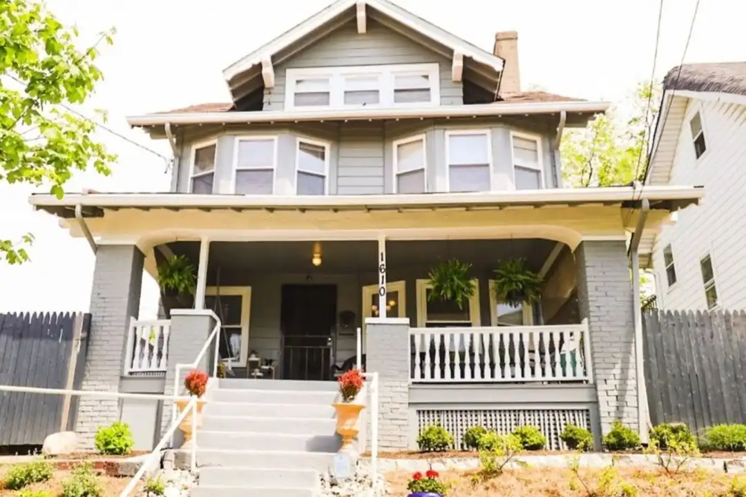 1610 Clarewood Ave – photo 1