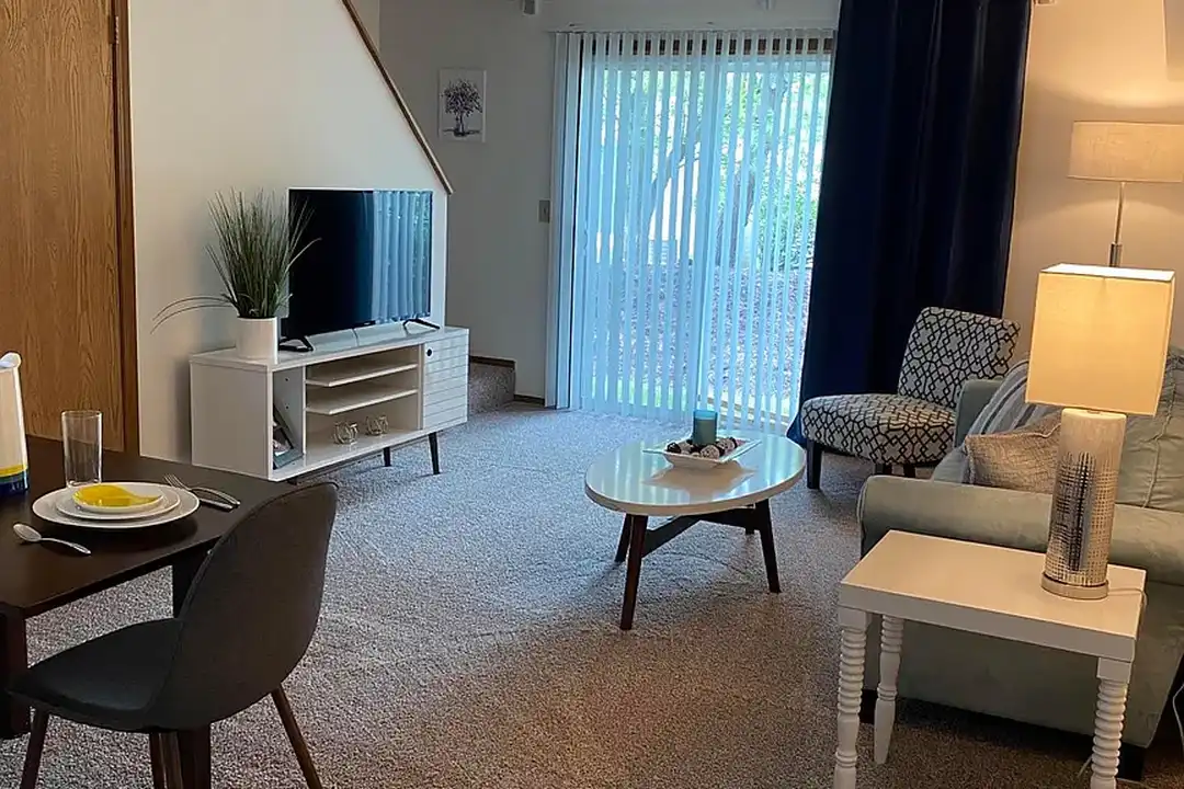 Woodridge Apartments – photo 1 of 36