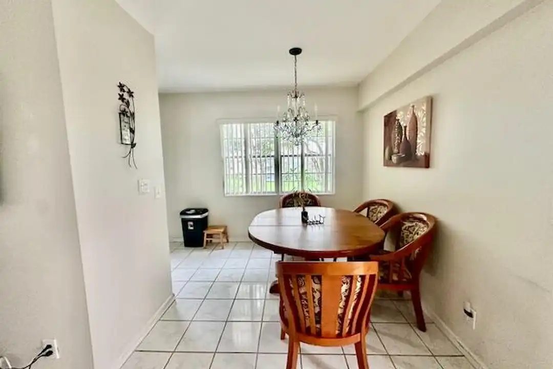 588 Mansfield M - View 5