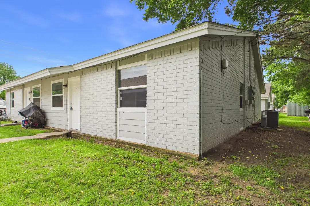 1906 Finfeather Rd – photo 1