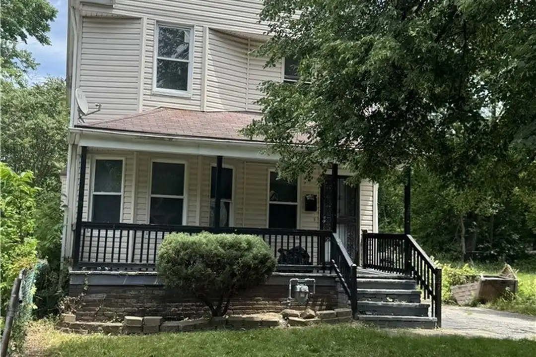 927 E 146th St – photo 1