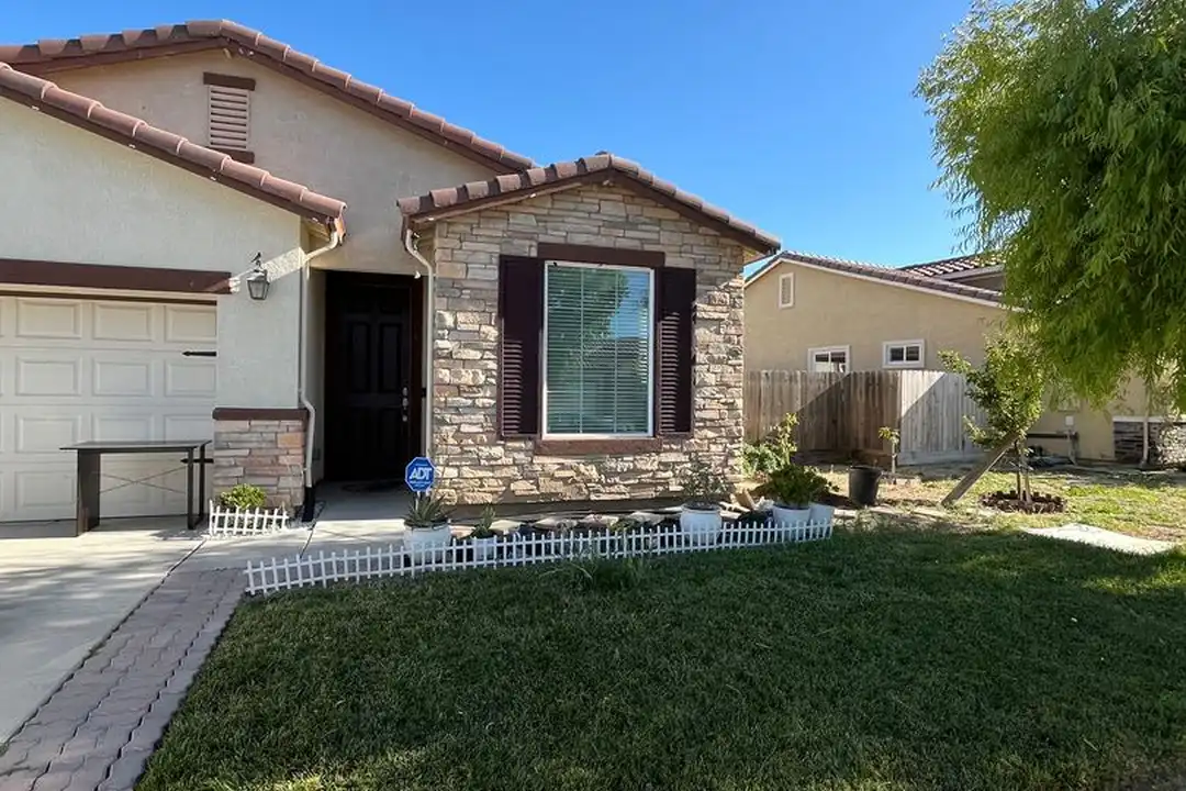 2487 N Mountainside Dr - View 6