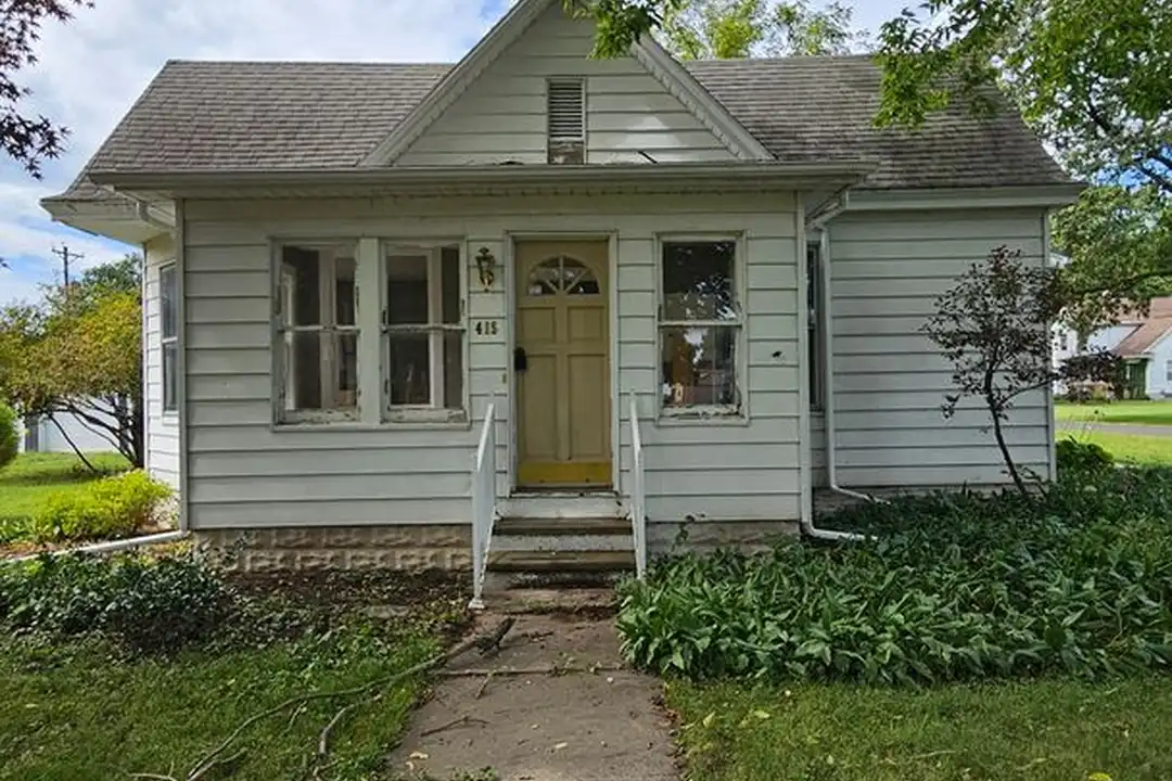415 N Maple Ave – photo 1 of 19
