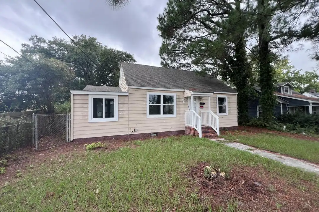 810 S 16th St – photo 1