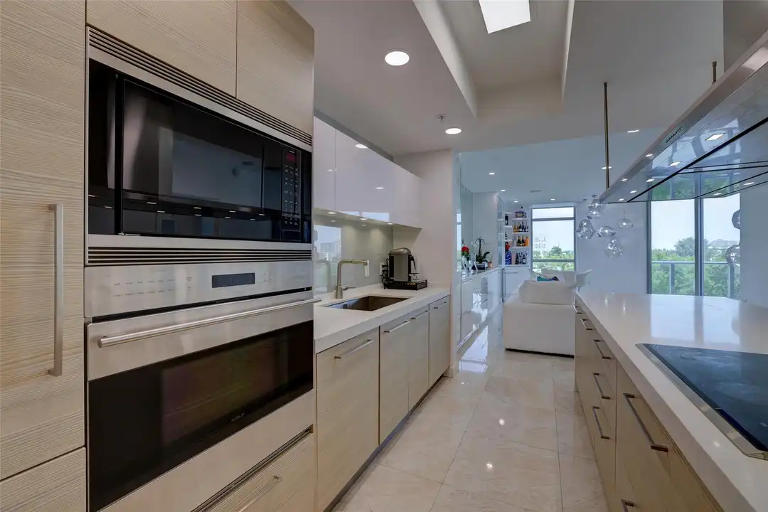 17301 Biscayne Blvd unit 406 - View 5