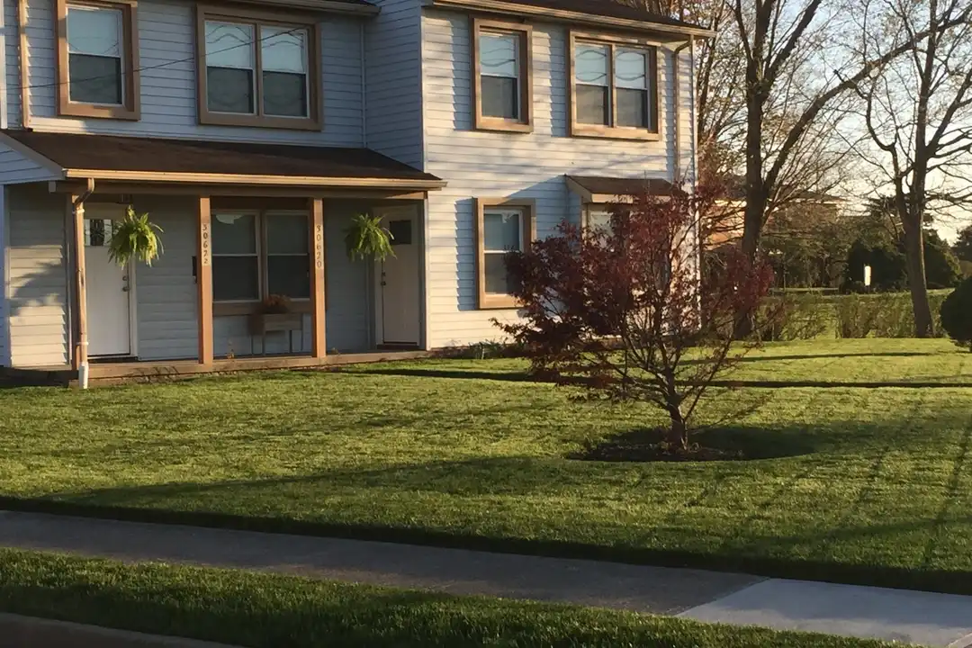 30620 Euclid Ave – photo 1 of 25