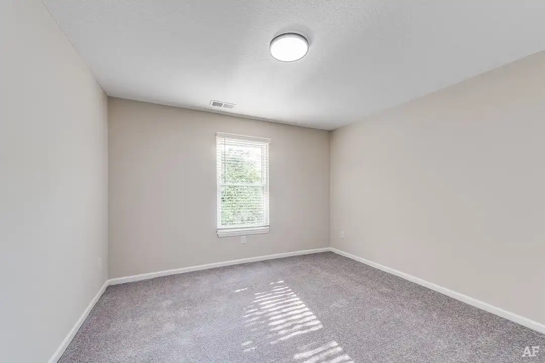 Emerald Square Villas – photo 1