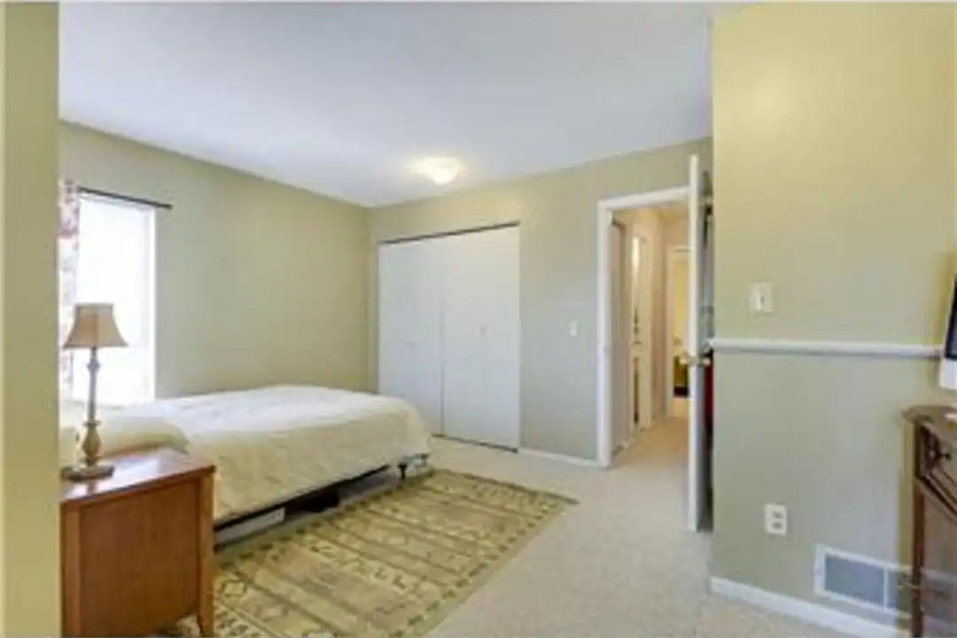 427 SE 8th Ave - View 2