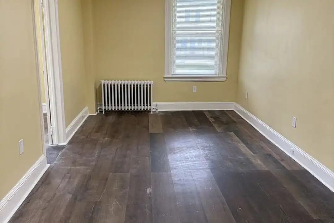 1127 Woodland Ave unit 1st Floor Front - View 4