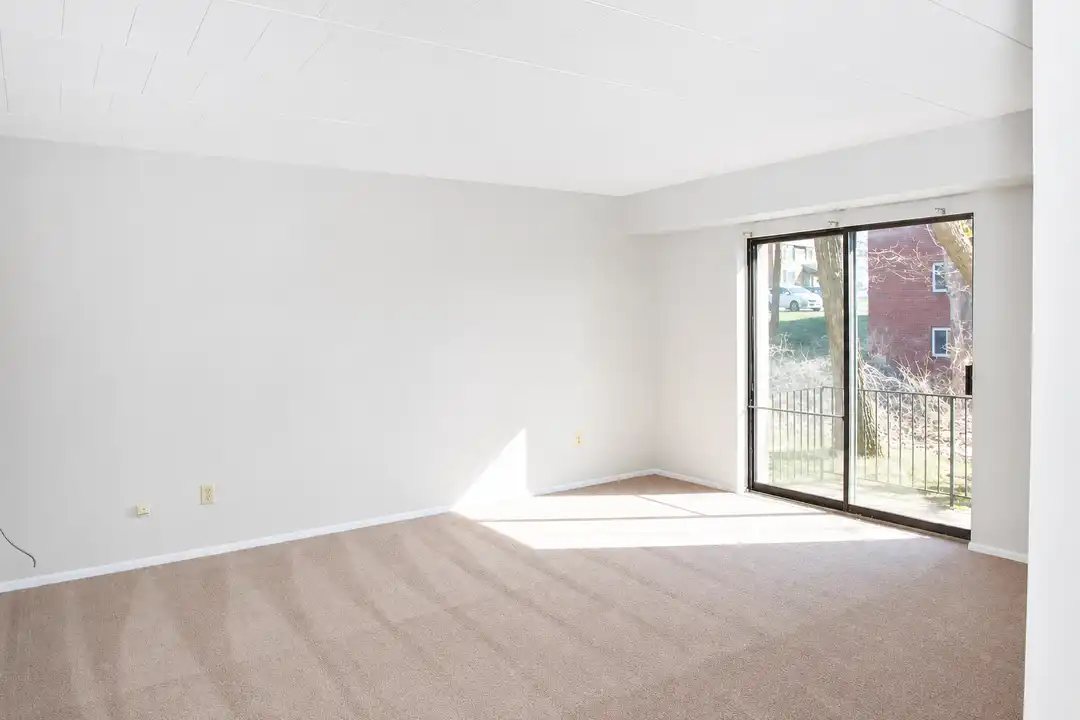 295 Moon Clinton Rd unit 5 – photo 1 of 9