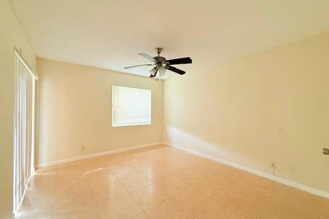 9999 Summerbreeze Dr unit 313 - More